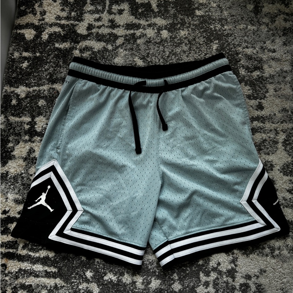 Jordan UNC 7” inseam basketball shorts